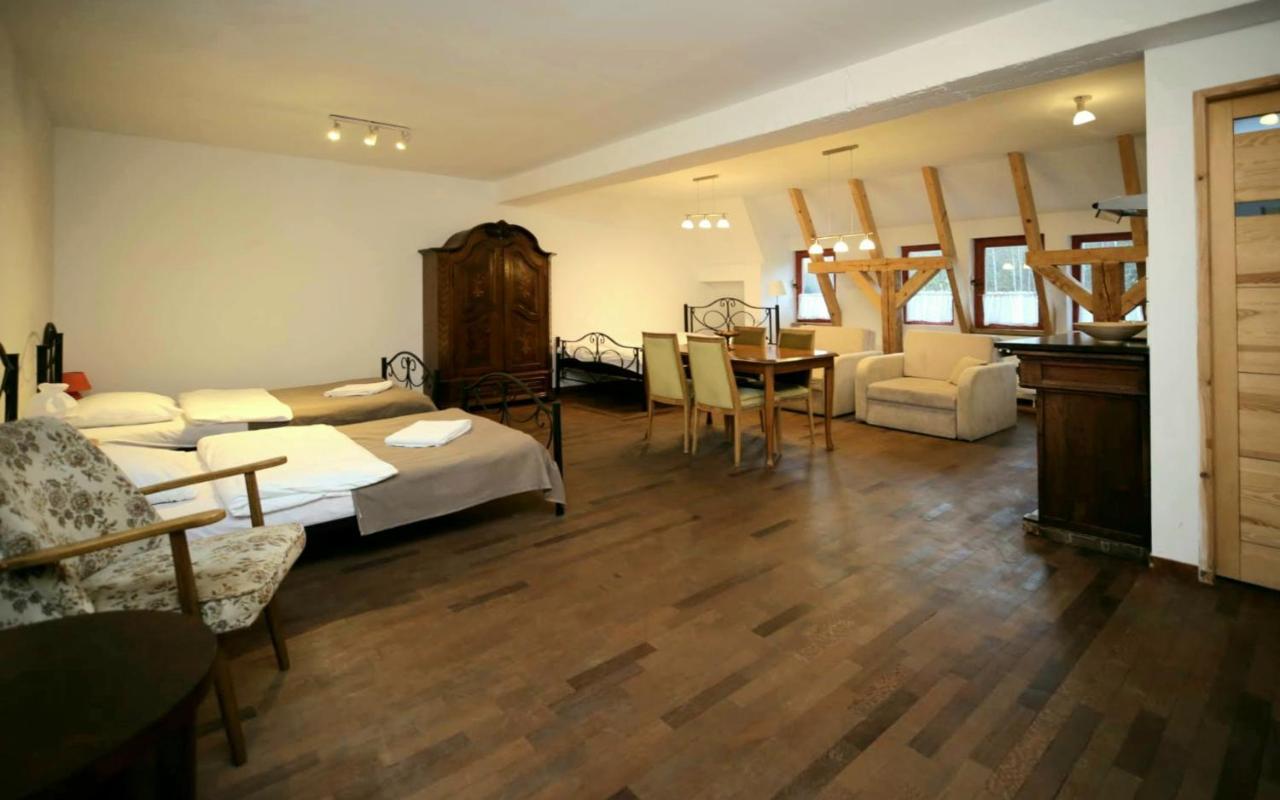 Villa Austeria Staniszow à Jelenia Góra Extérieur photo